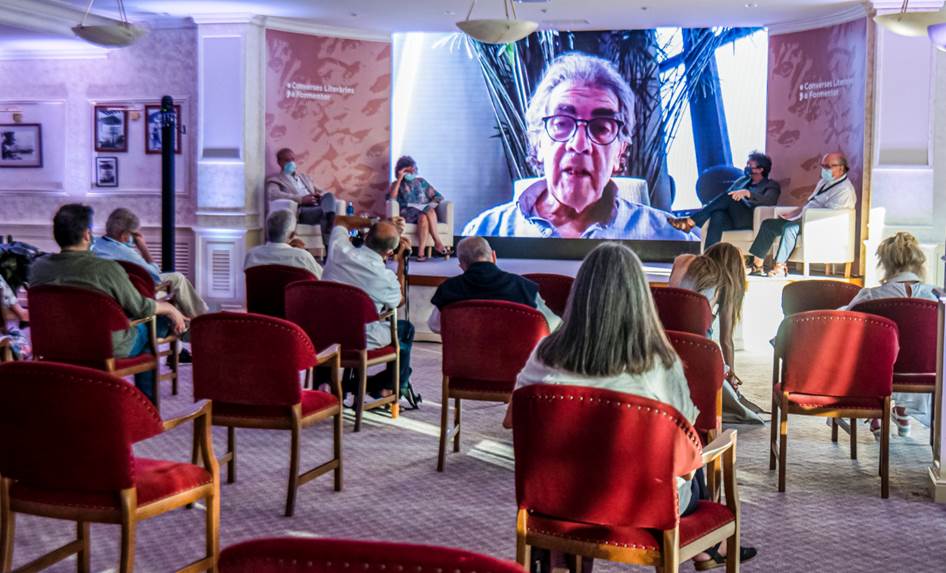 Félix de Azúa, Elena Hévia, en pantalla Eduardo Lago, Gonzalo Torné y Andrés Ibáñez